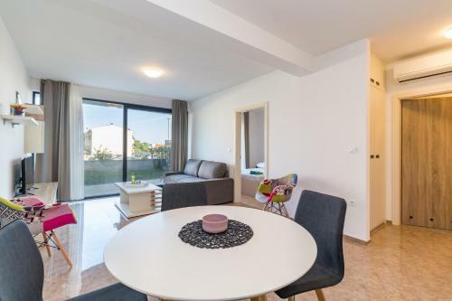 Apartments Medulin By The Sea