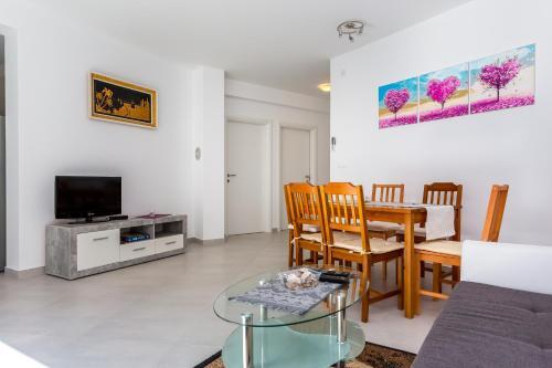 Apartment Grasser With 2 Bedrooms
