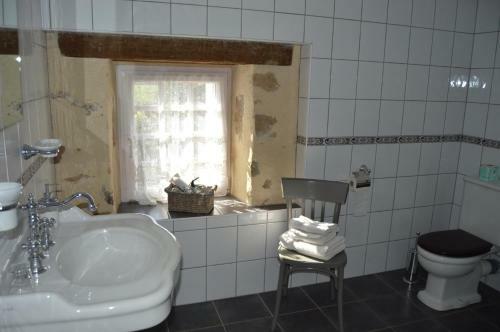 Bed & Breakfast Manoir De Lesplouenan