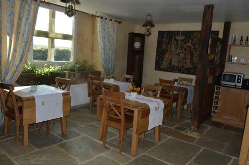 Bed & Breakfast Manoir De Lesplouenan