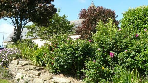 Bed & Breakfast Manoir De Lesplouenan