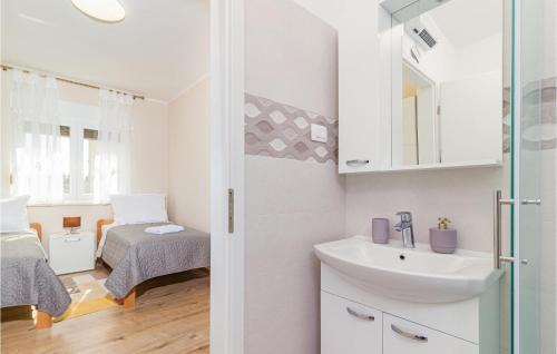 Awesome Apartment In Medulin With Wifi And 3 Bedrooms