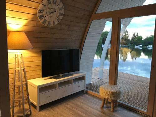Schwimmendes Seehotel