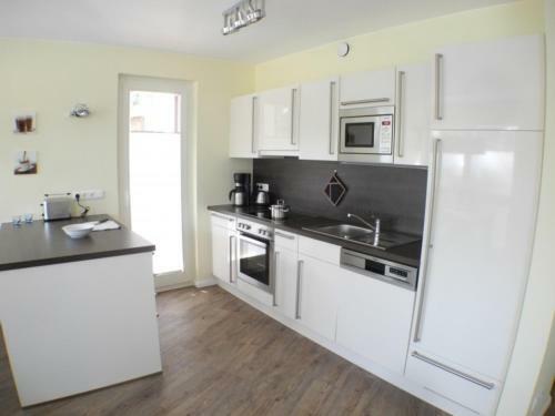 Apartamento Strandvilla Baabe 18 - Strandgefl�ster