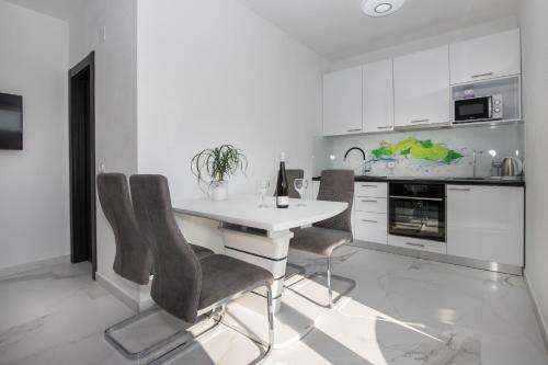 Hostal Apartments Blueview