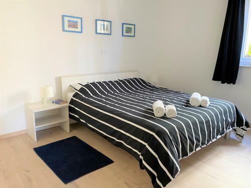 Apartment Punta Premantura E With Garden