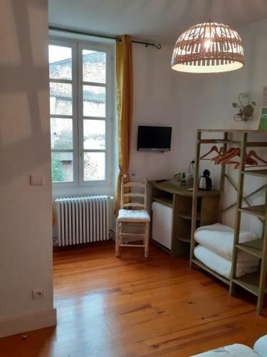 Bed & Breakfast Chambre D'h�tes La Tour De Brazalem