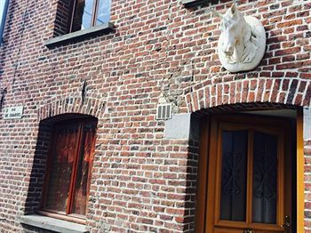 Bed & Breakfast Aux Logis De La Solre