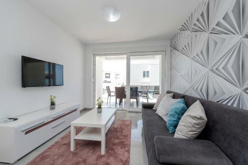 Villa Adria 2 Luxury Apartment With A Pool