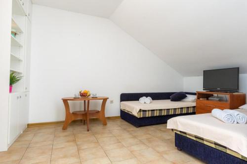 Apartments With A Parking Space Novalja, Pag - 17171