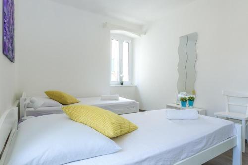 Seaside Holiday House Novalja, Pag - 17212