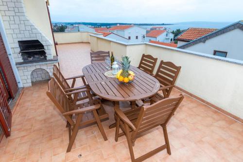 Apartments With A Parking Space Novalja, Pag - 17110