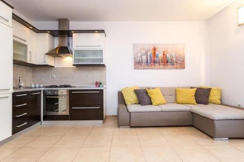 Apartments With A Parking Space Novalja, Pag - 17110