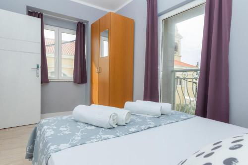 Apartments With A Parking Space Novalja, Pag - 17140