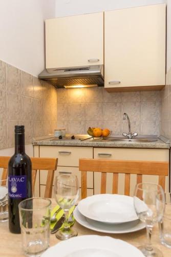 Apartments With A Parking Space Novalja, Pag - 17140