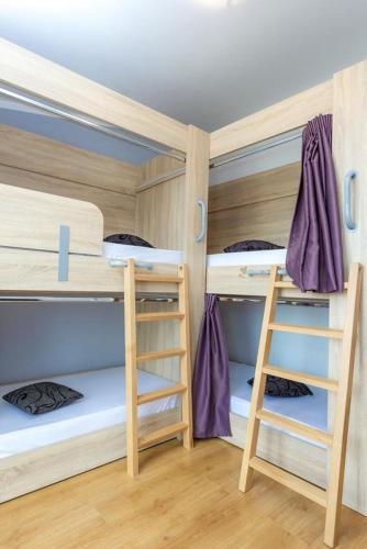 Apartments With A Parking Space Novalja, Pag - 17140