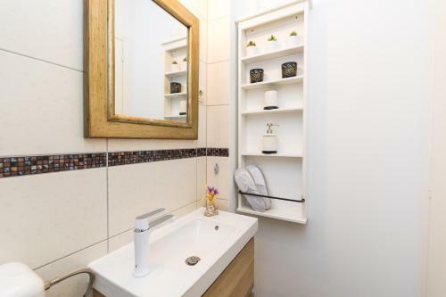 B&r, Beach Studio Apartment