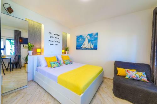 B&r, Beach Studio Apartment
