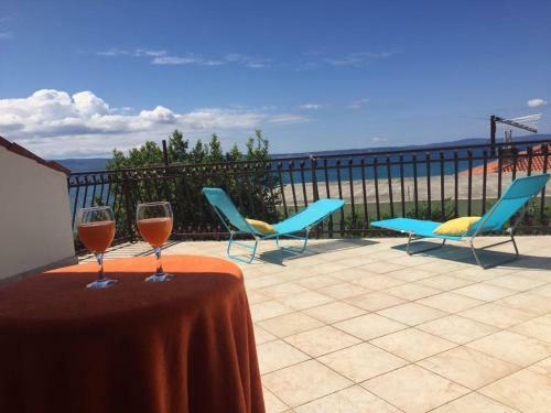 Big 4-bedroom Apartment Perica, Podstrana