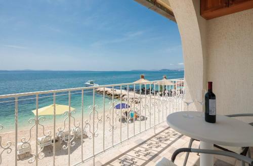 Sunrise Beach Apartments