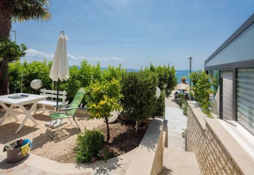Sunrise Beach Apartments