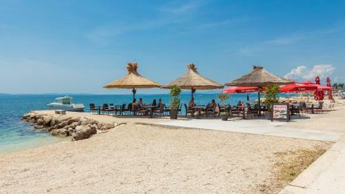 Sunrise Beach Apartments