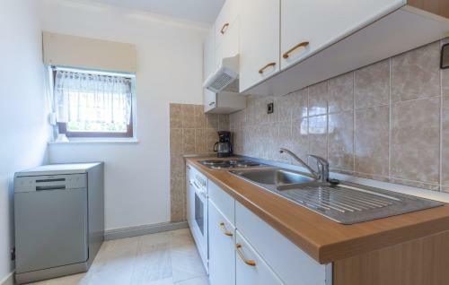 Top Split Region Apartments