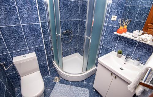 Awesome Apartment In Podstrana With 1 Bedrooms