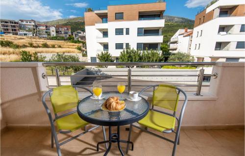 Awesome Apartment In Podstrana With 1 Bedrooms