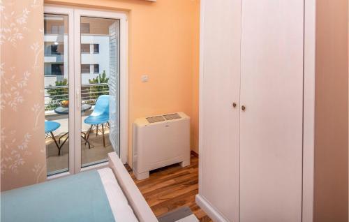 Beautiful Apartment In Podstrana With 2 Bedrooms