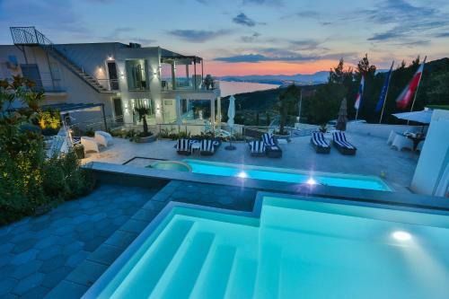 Villa Berfami - 3 Private Pools, Spa, Sea View