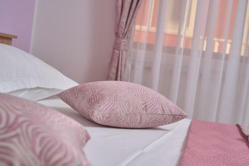 Apartamento M Entire Floor In A Spacious House With Pool
