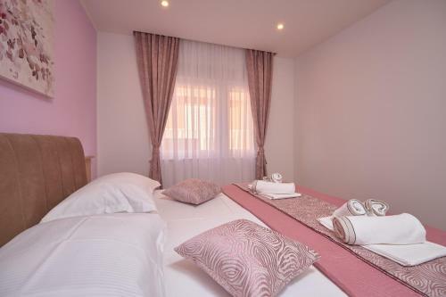 Apartamento M Entire Floor In A Spacious House With Pool