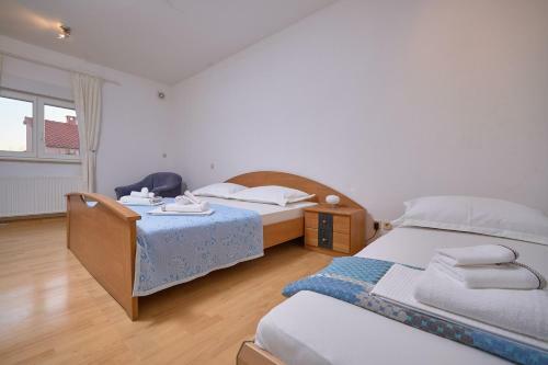 Apartamento M Entire Floor In A Spacious House With Pool