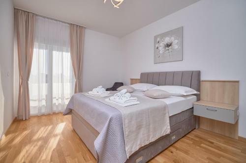 Apartamento M Entire Floor In A Spacious House With Pool