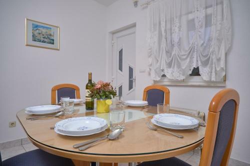 Apartamento M Entire Floor In A Spacious House With Pool