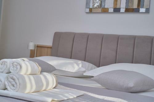 Apartamento M Entire Floor In A Spacious House With Pool