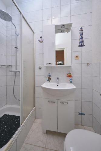 Apartamento M Entire Floor In A Spacious House With Pool