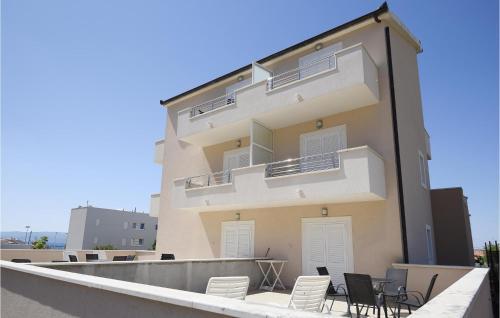 Awesome Apartment In Podstrana With