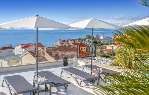 Stunning Apartment In Podstrana With