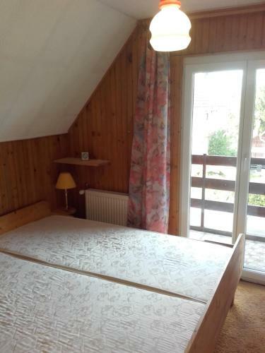 Gy�ngyvir�g Apartman