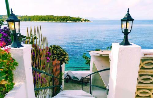 Efi's Cottage By The Sea