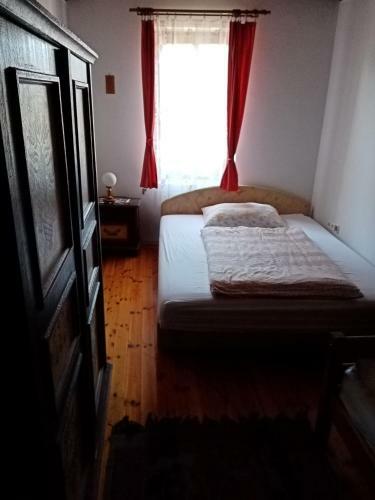 Vad�sz Lakr�sz Zanati Apartmanh�z