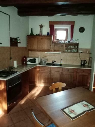 Vad�sz Lakr�sz Zanati Apartmanh�z