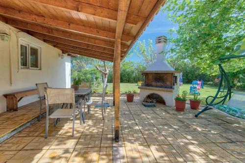 Gina's Cottage House