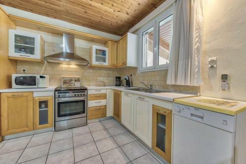 Gina's Cottage House