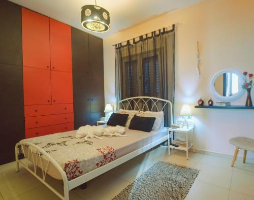 Modern 2 Bedroom House With Beautiful Garden