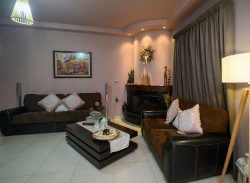 Modern 2 Bedroom House With Beautiful Garden