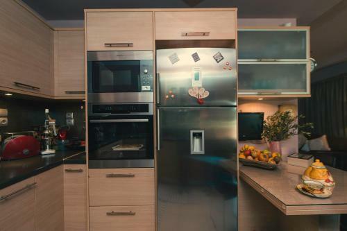 Modern 2 Bedroom House With Beautiful Garden