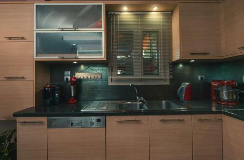 Modern 2 Bedroom House With Beautiful Garden